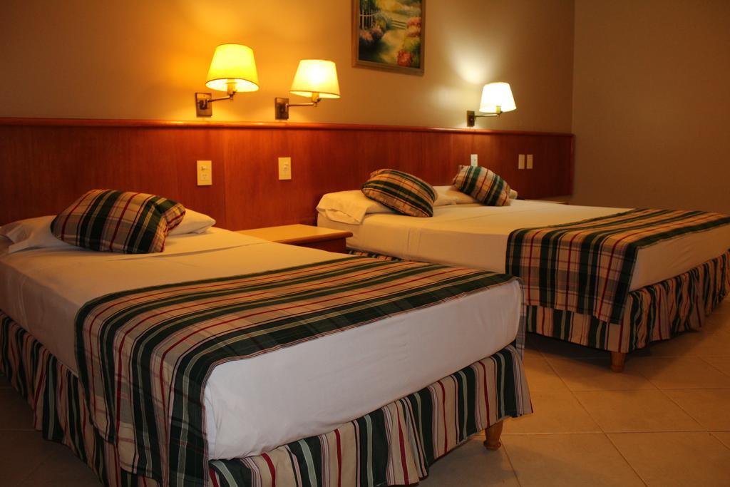 Marcopolo Suites Iguazu Пуерто-Іґуасу Екстер'єр фото
